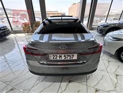 تۆیۆتا کامری